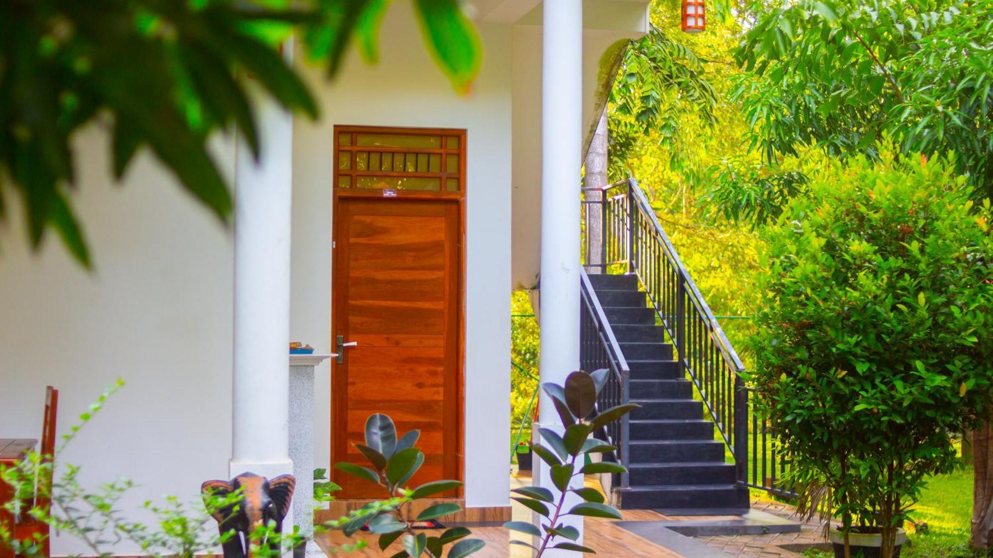 Yala Safari River View Hotel Tissamaharama Dış mekan fotoğraf