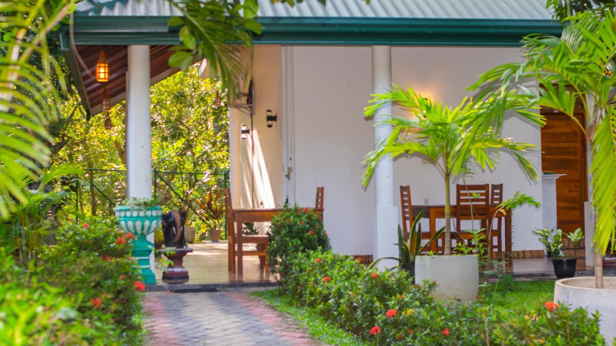 Yala Safari River View Hotel Tissamaharama Dış mekan fotoğraf